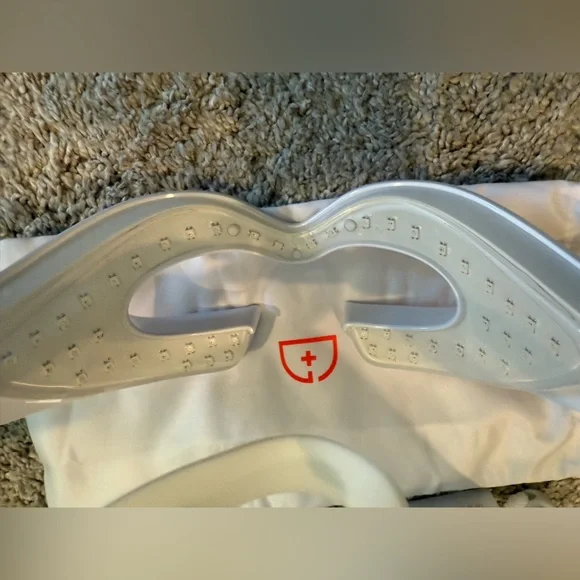 Dr. Dennis Gross Red Light Eye Mask - Picture 3 of 11